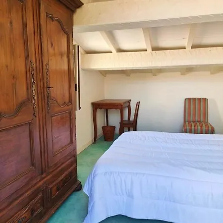 Family House 4 Bedrooms - With Garden Vakantiehuis *