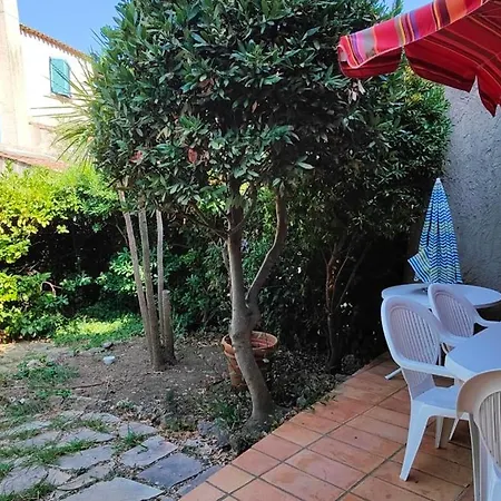 Vakantiehuis Family House 4 Bedrooms - With Garden *